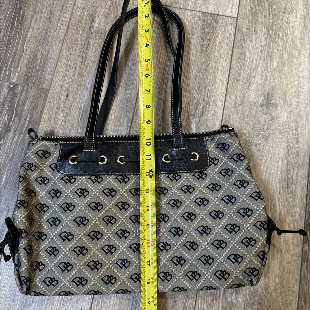 Dooney and Bourke cloth and leather square shoulder purse. - Picture 13 of 16
